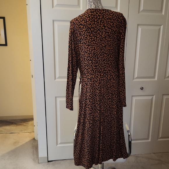 Old Navy Brown and Black Long Sleeve Wrap Dress - Picture 3 of 4